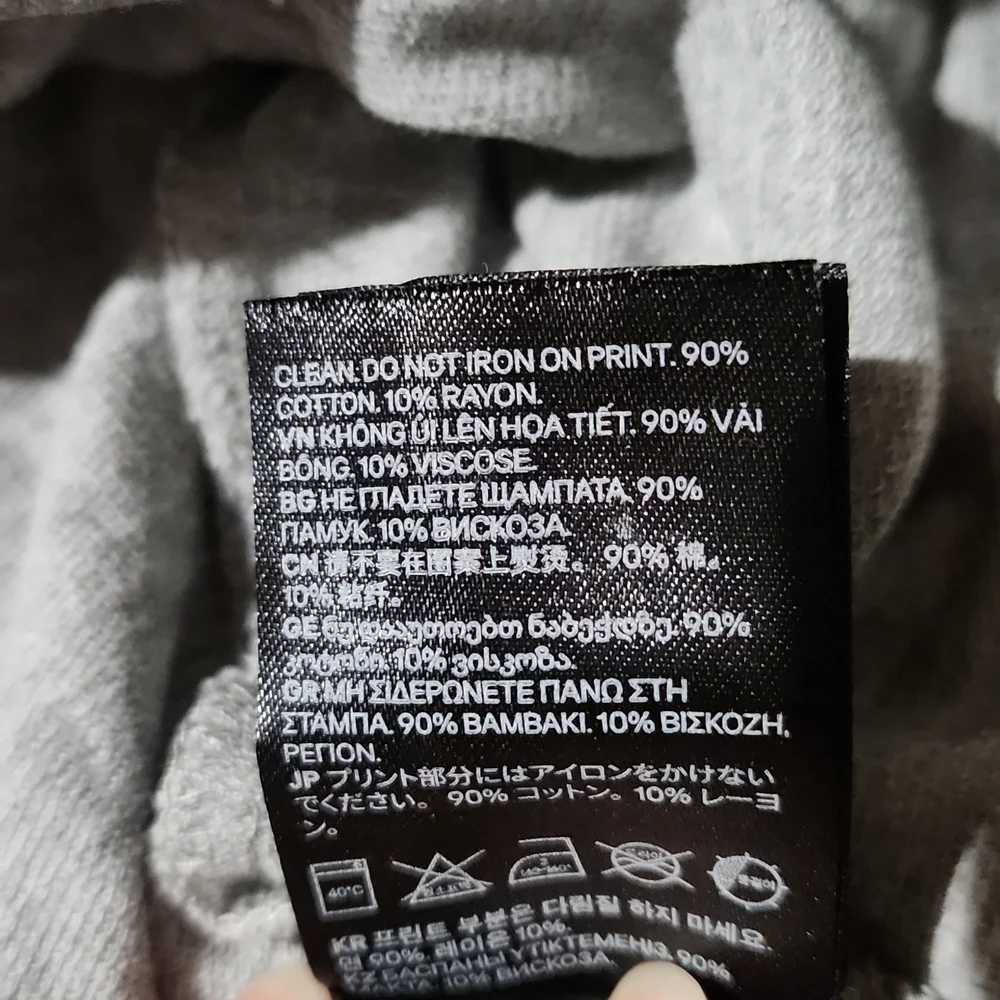 H & M Divided Nasa Longsleeve - Picture 5 of 7